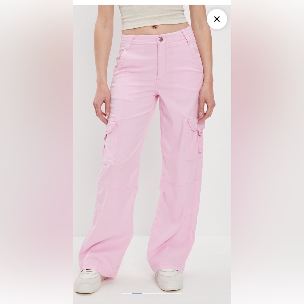 AE Dreamy Drape Stretch Super
High-Waisted Cargo Baggy Wide-Leg Pant